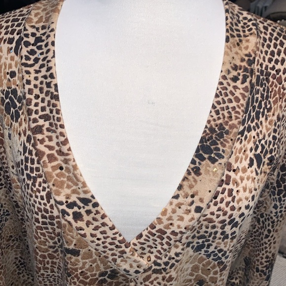 Gently Loved Animal Sparkly Print V Neck Top by Chicos - Picture 3 of 10